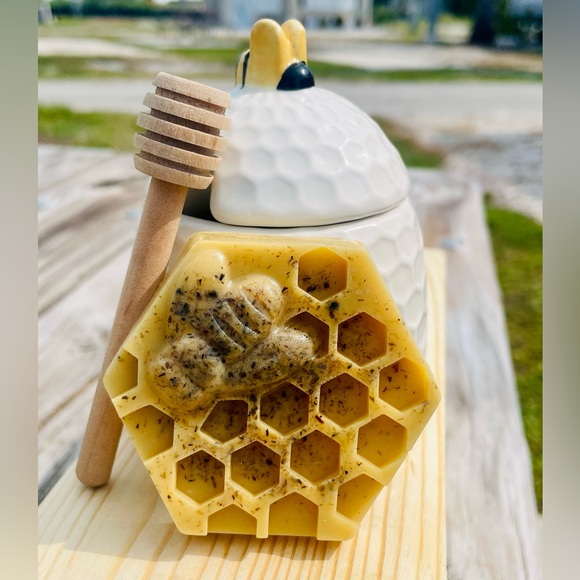 Handcrafted Honey Avocado Soap - Picture 4 of 11